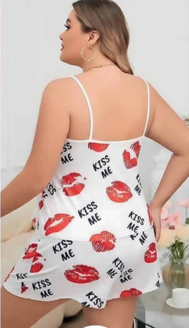 Kiss Me Baskılı Büyük Beden Gecelik Beyaz-Kırmızı
