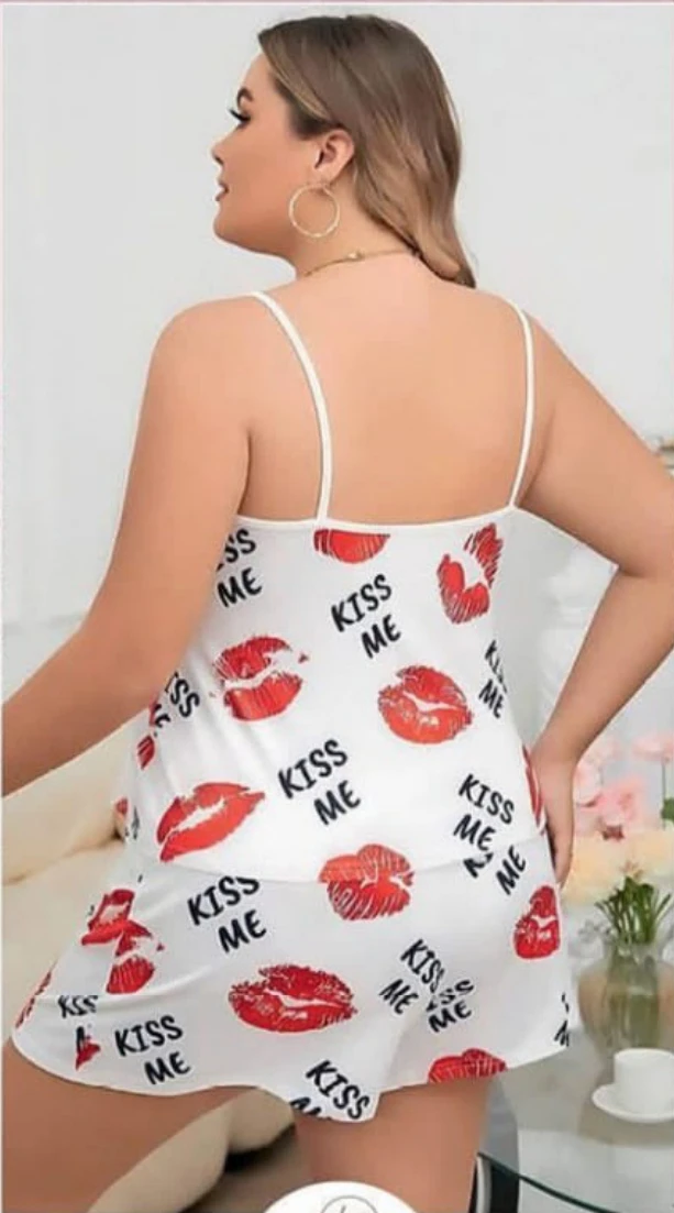 Kiss Me Baskılı Büyük Beden Gecelik Beyaz-Kırmızı