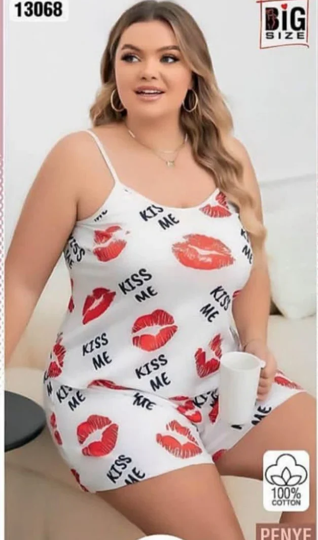 Kiss Me Baskılı Büyük Beden Gecelik Beyaz-Kırmızı - arka gorunum