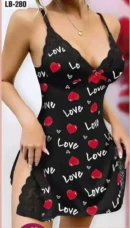 Love Kalp Yazılı Dantelli Yırtmaçlı Gecelik Siyah